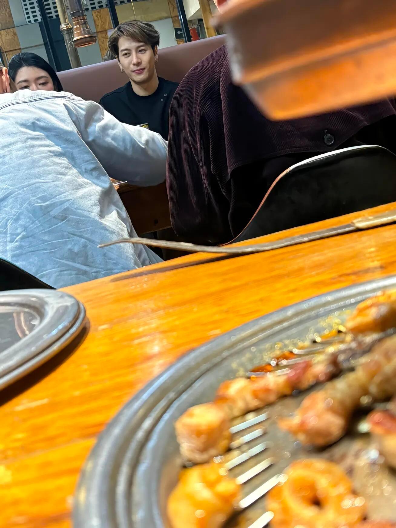 上海偶遇王嘉尔 