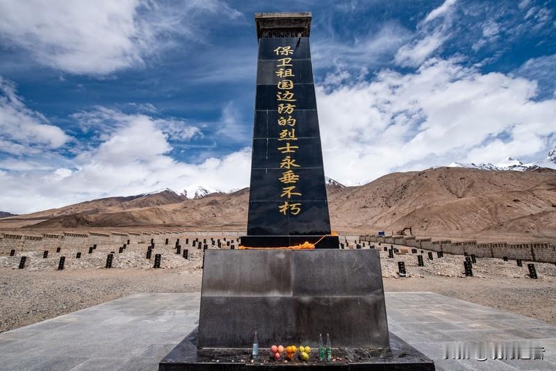 高原上的团圆路：军嫂们的千里探亲记

近日，数位军嫂携子女踏上跨越千里的探亲之旅