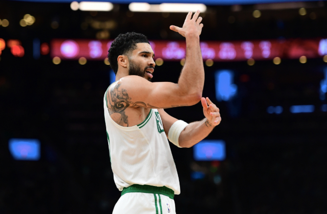 追梦：塔图姆在一场一场地找回爆发力 越来越自在这真的很美妙！今日勇士球星追梦在自