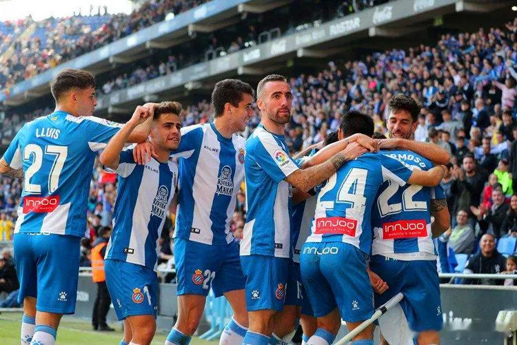 西班牙人vs阿拉维拉西班牙人的“复仇”之战双方本赛季首回合交锋，阿拉维斯曾在主场