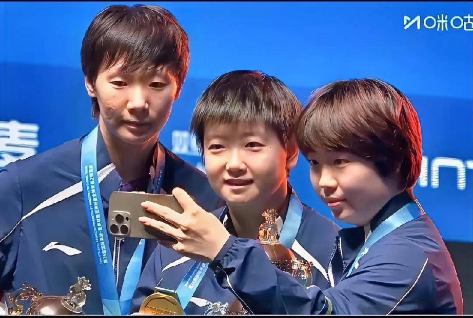 亚洲杯的2025和2026
恭喜孙颖莎首次夺冠
恭喜王楚钦联冠军
年年岁岁花相似