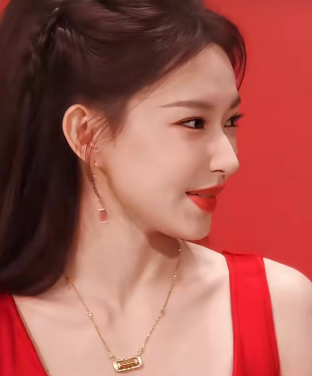 程潇今日品牌活动直拍，高贵明艳富贵花！太美了！ 