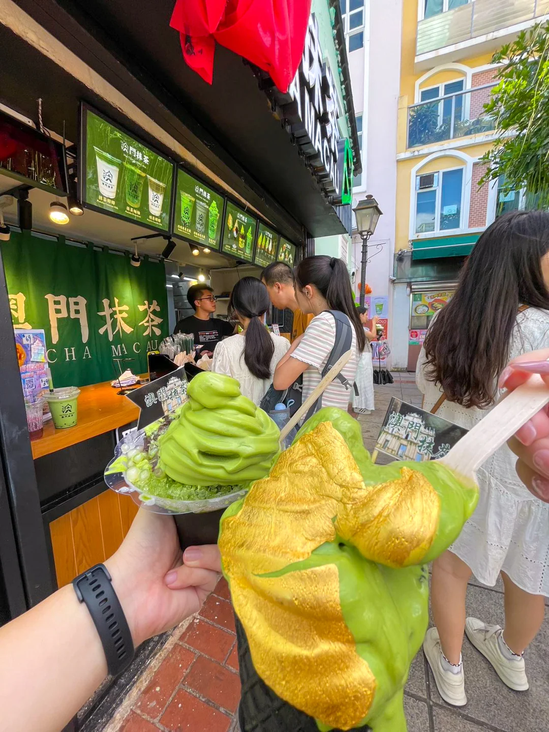 前方有10000个人的澳门排队王🍵🍦吃上了……