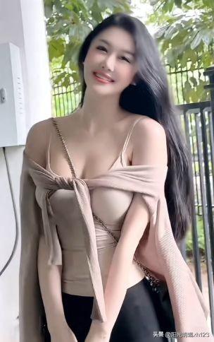 男人的心就是钱
一个男人舍得给你花钱，
不管钱多钱少，心里指定有你，
男人愿意把
