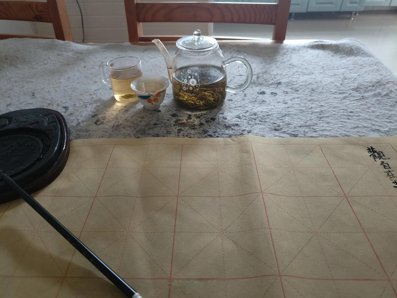 听雨喝茶写经喝茶看书 听雨傾風 听雨闻香赏花 雨天喫茶