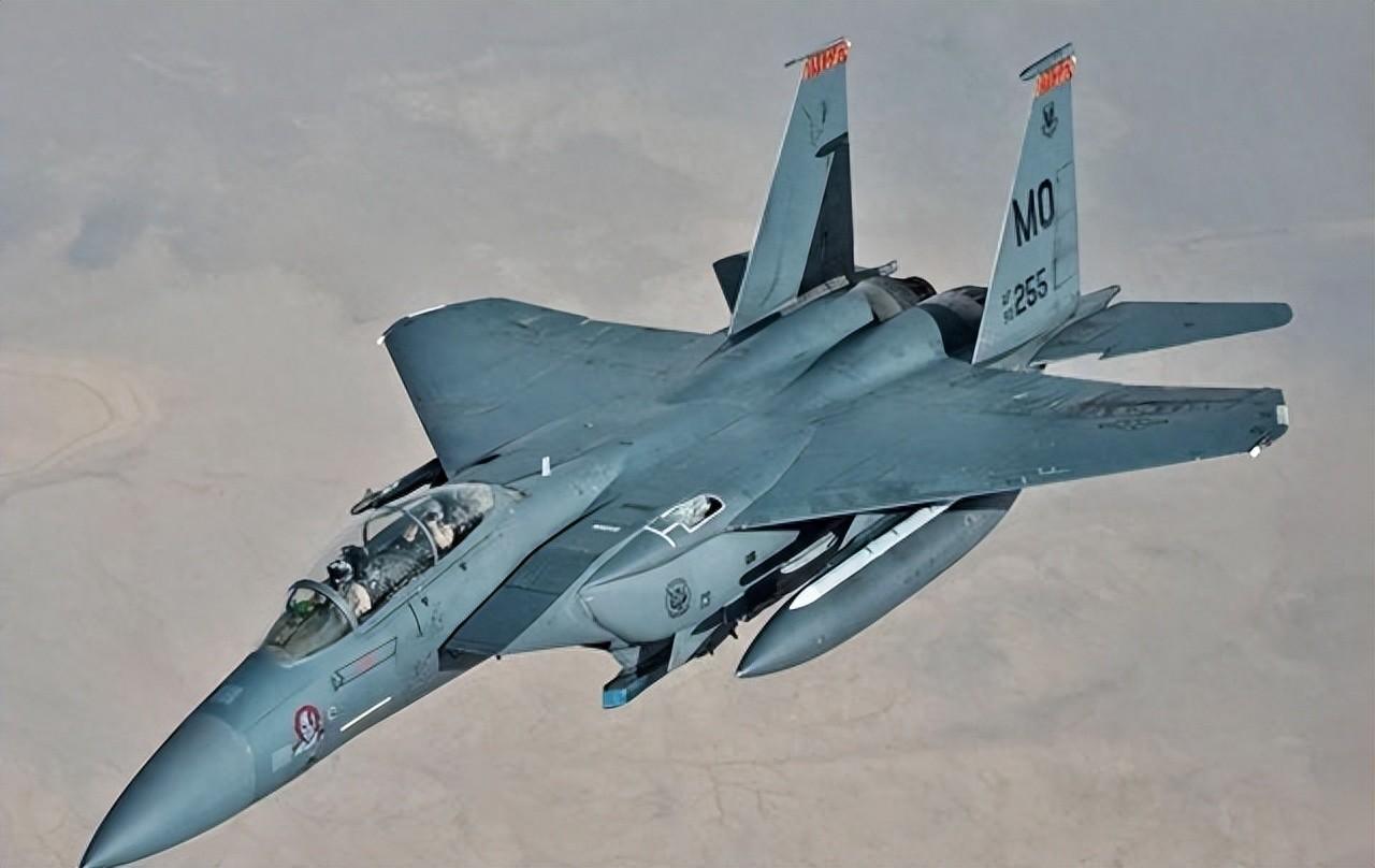 伊朗越打越猛！美媒反复追问中国同一个问题，就怕中国回答：是！
-
二零二六年四月