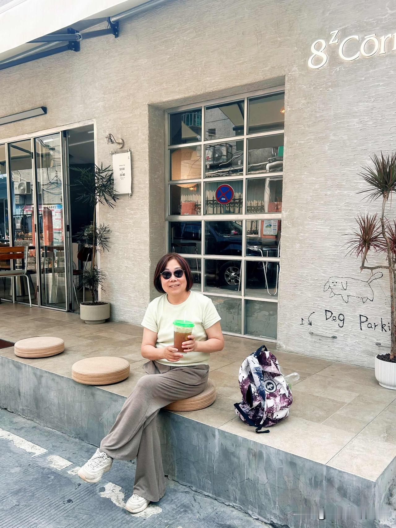 最近住青旅的人好少啊，海南真正进入旅游淡季了。这家青旅满员18个人，前些天每天都