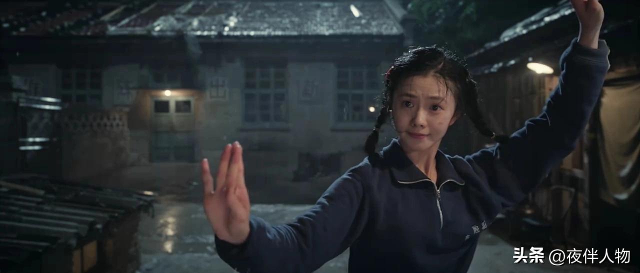 我爸看《主角》对外孙说，好好向人家烧火的姐姐学。外孙问，干嘛学人家烧火？
我爸说