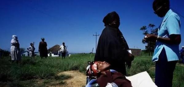 非洲艾滋病遍地成灾，为何还有这么多人能够存活？南非总统曾说：“艾滋病有啥可怕的，