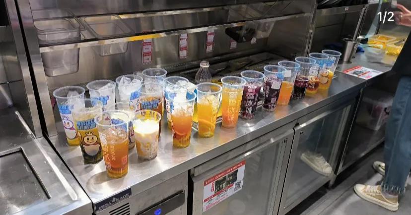 奶茶店停水了可咋活哦
#蜜雪冰城晚上感觉纯净水变小了很多，当时还以为是制冰机抢水
