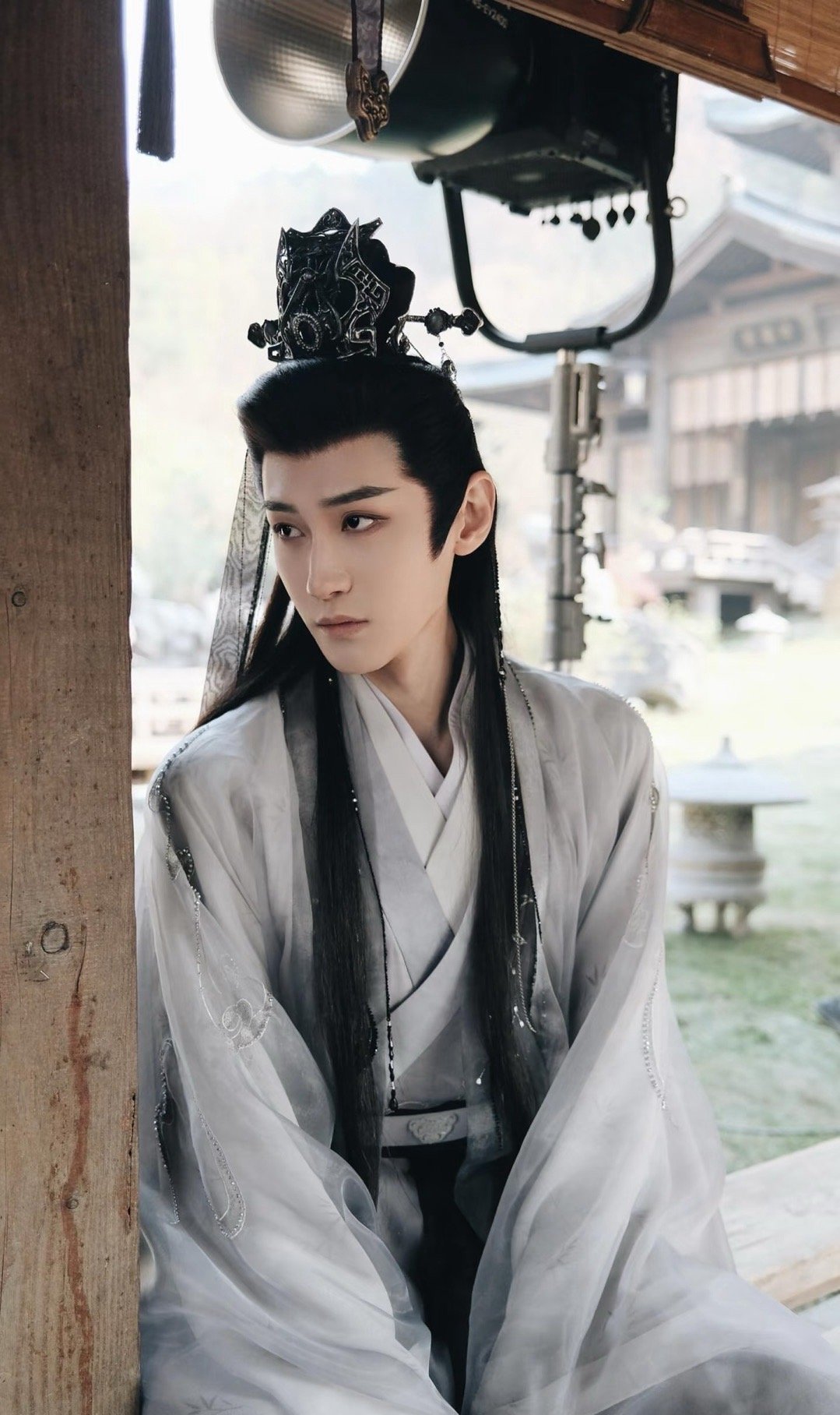 谁没有被汪铎演的南胥月惊艳过呢，那种疯批又深情的眼神，一句“姐姐”叫得人心跳漏拍