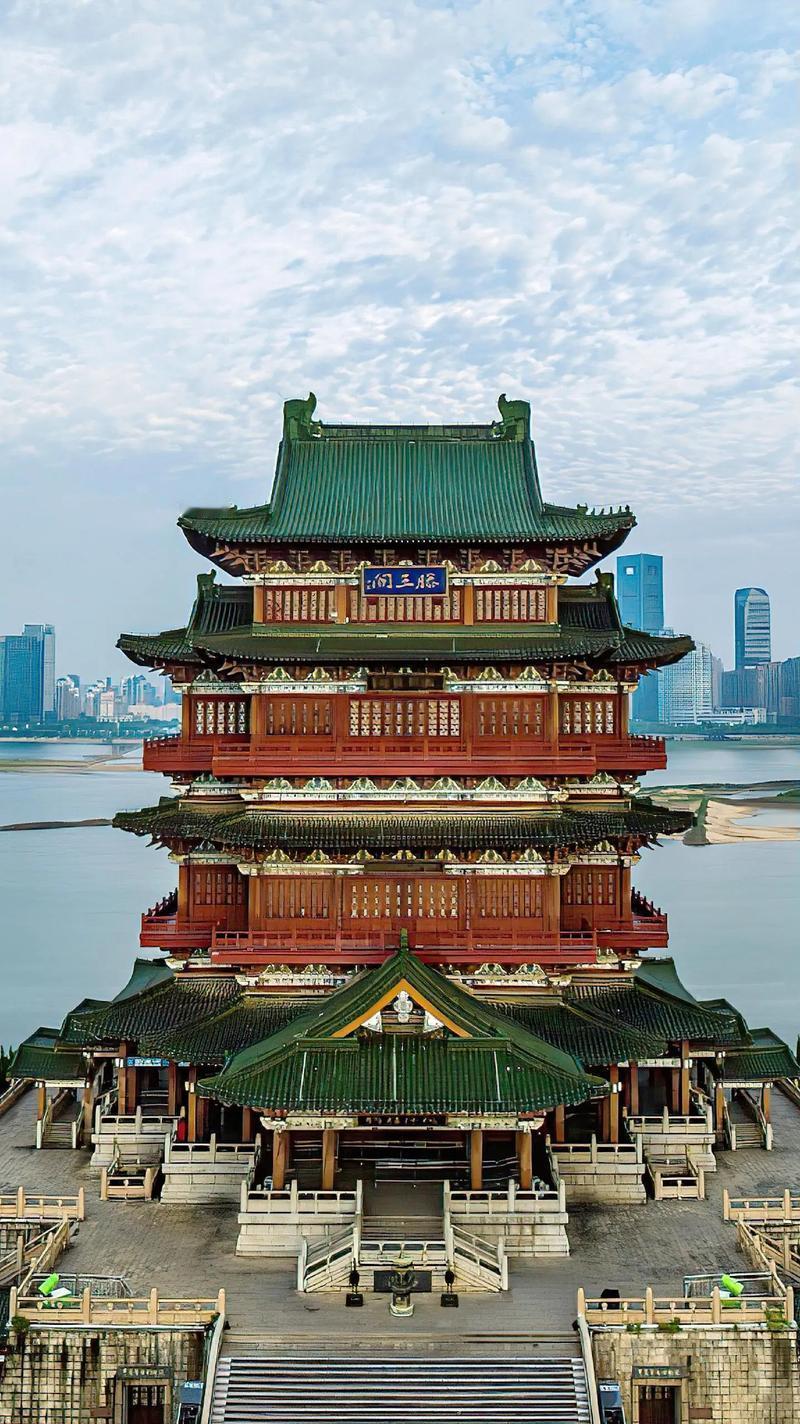 知道滕王阁在哪个省、那个市吗？