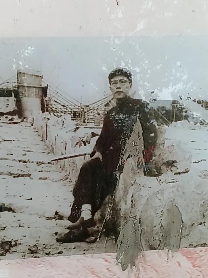 运河工程总工程师》何多基

何多基是广东省水电厅副总工程师，雷州青年运河建设委员