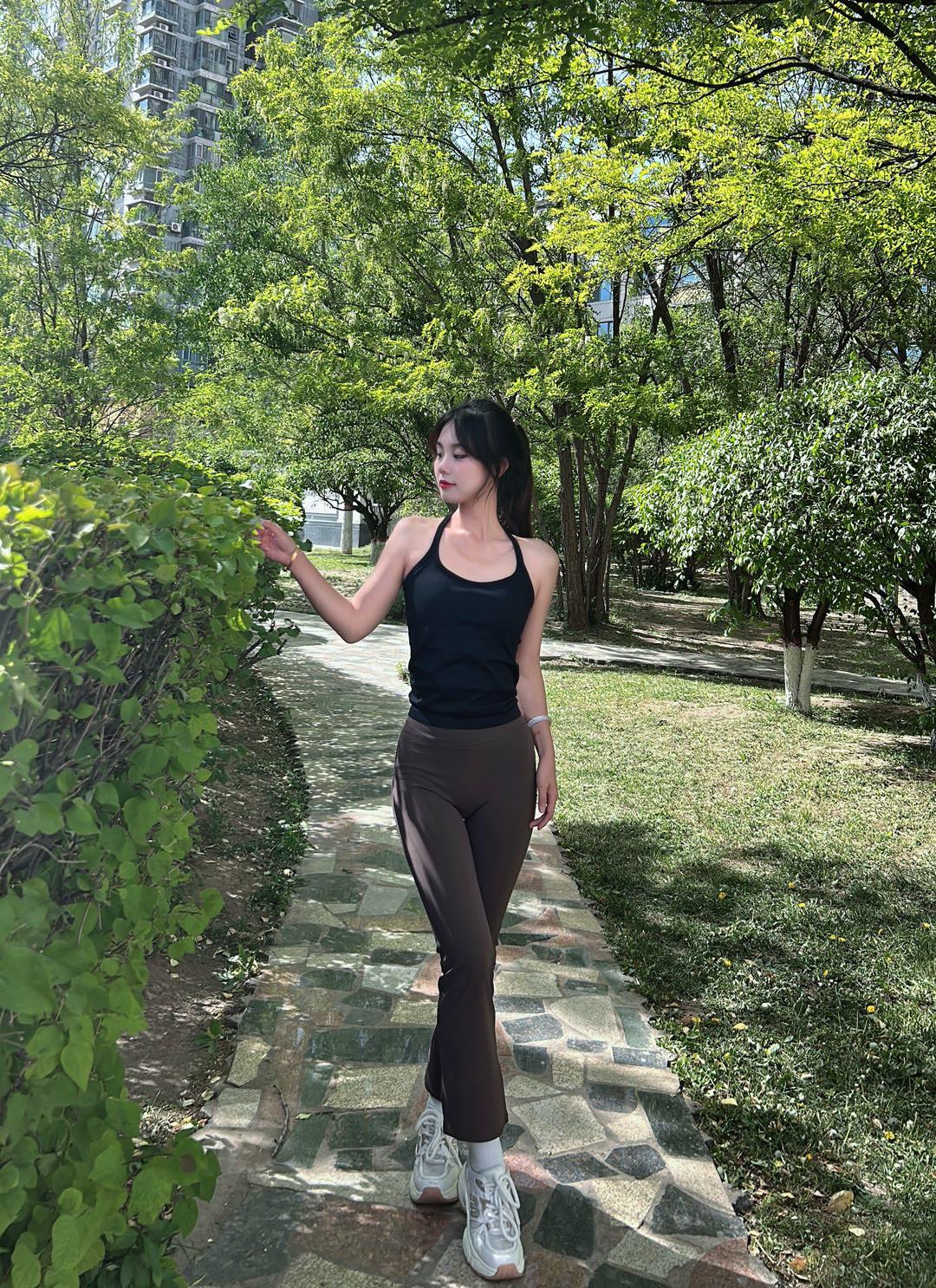 现在穿短丝袜会不会感觉很土