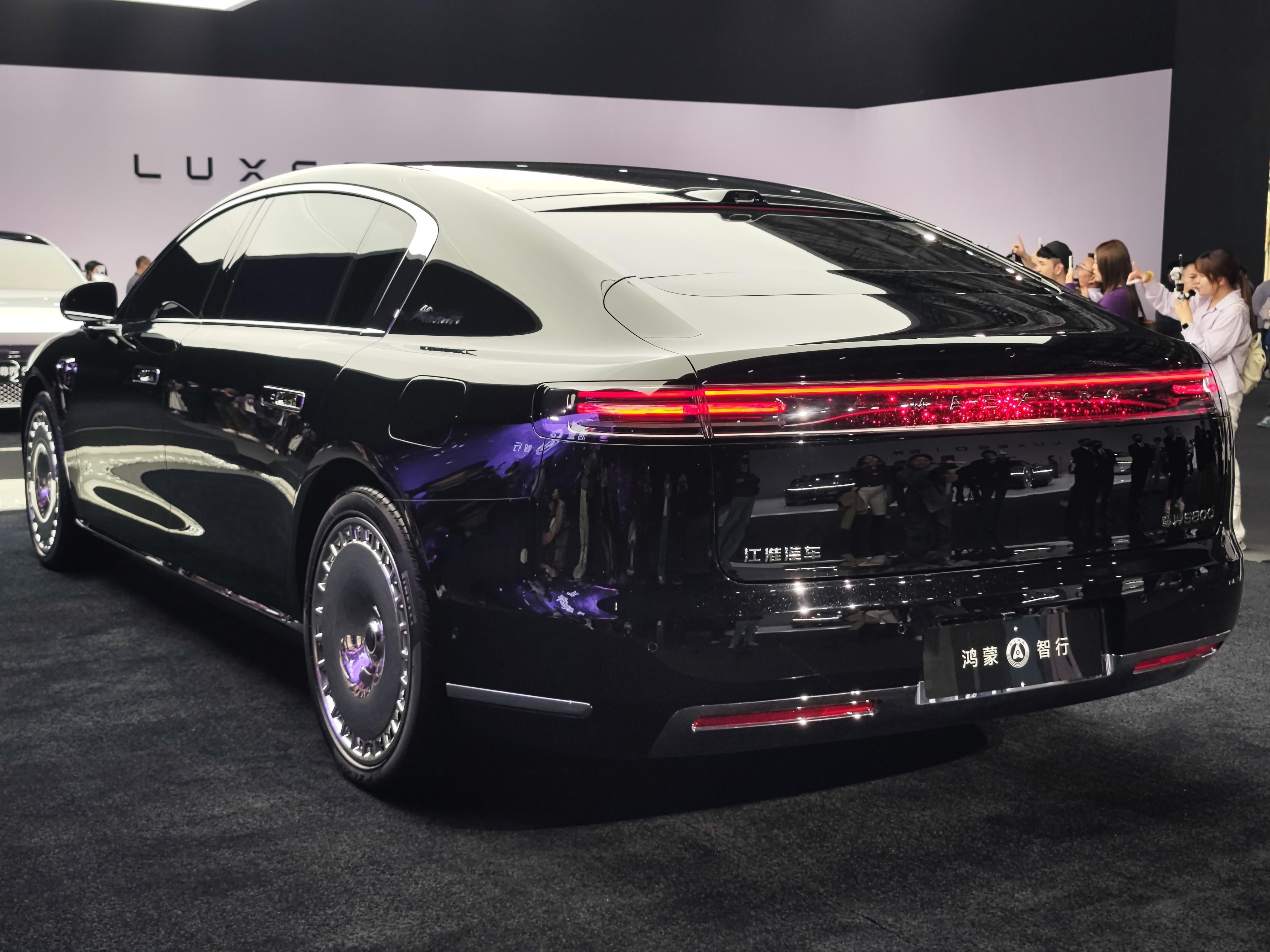 尊界S800内饰 尊届S800全方位细节图，纵横星瀚设计语言，门把手加入了星辰的