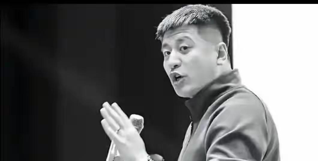 那个总在教别人避坑的人，自己掉进了天坑

2026年3月24日下午3点50分。一