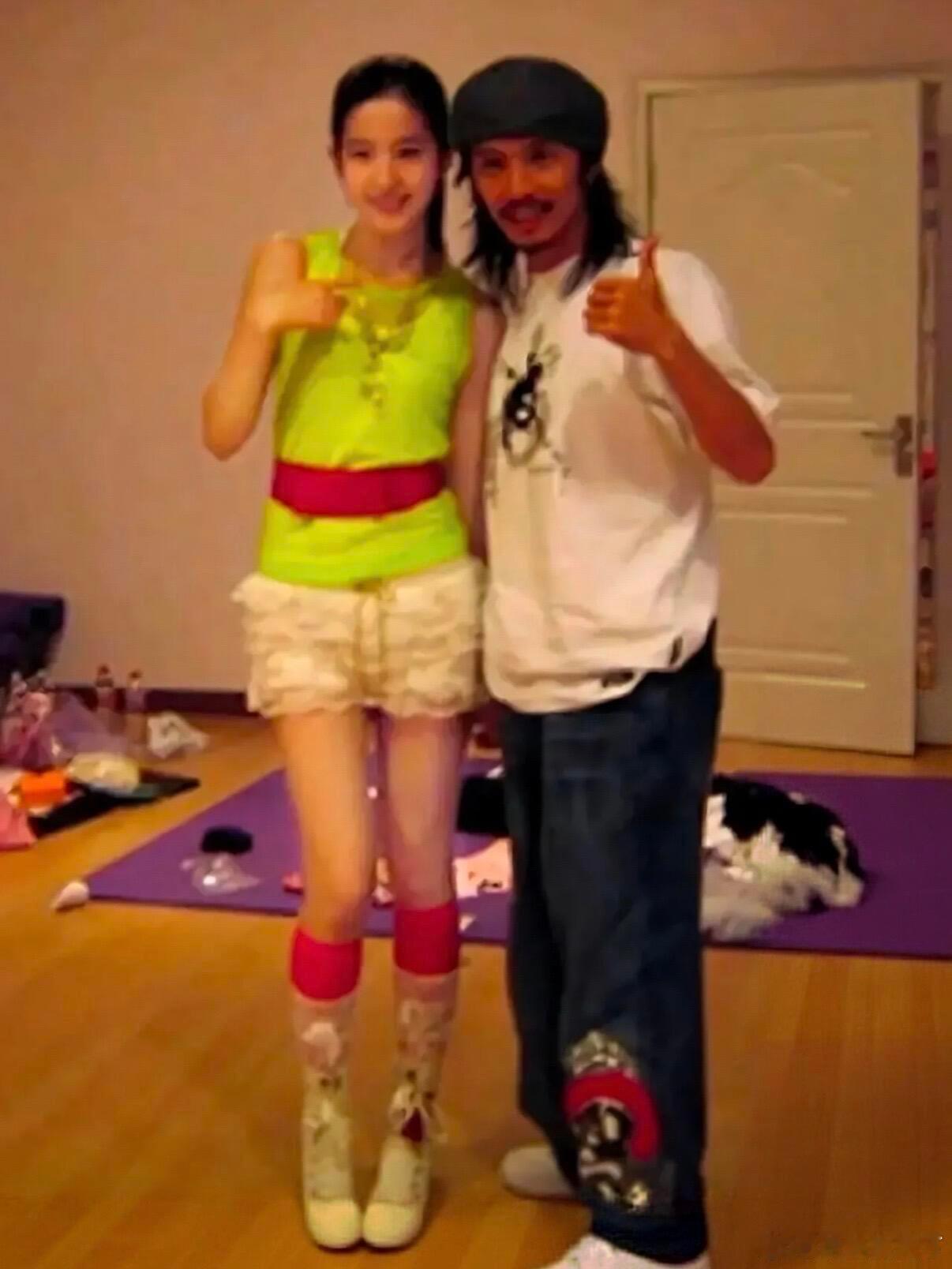 盘点神仙姐姐那些靠颜值硬撑的衣服女娲：让我看看我捏的美人在干嘛刘亦菲：我管他喜欢