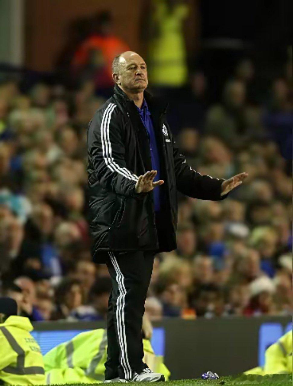 当年斯科拉里在切尔西下课一事，背后可是闹得满城风雨。这位巴西名帅宣称巴拉克、德罗