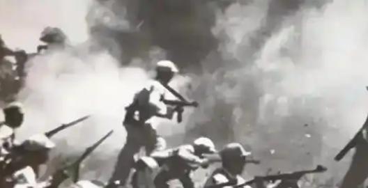 1945年，在河南西峡口的山地战场，日军向着中方阵地发起一轮又一轮猛攻。炮火把山
