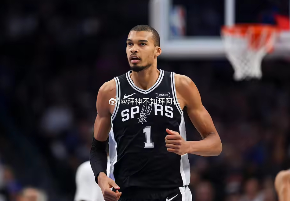 NBA常规赛继续进行，马刺客场127-113大胜勇士。本场比赛，文班出战29分钟