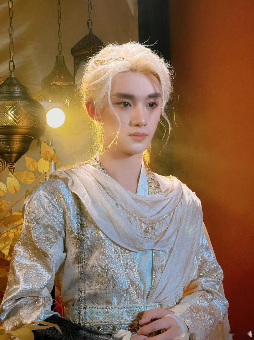 丁程鑫丁sir帅成这样丁程鑫制服帅成这样万众期待的丁程鑫制服造型即将在下期节目上