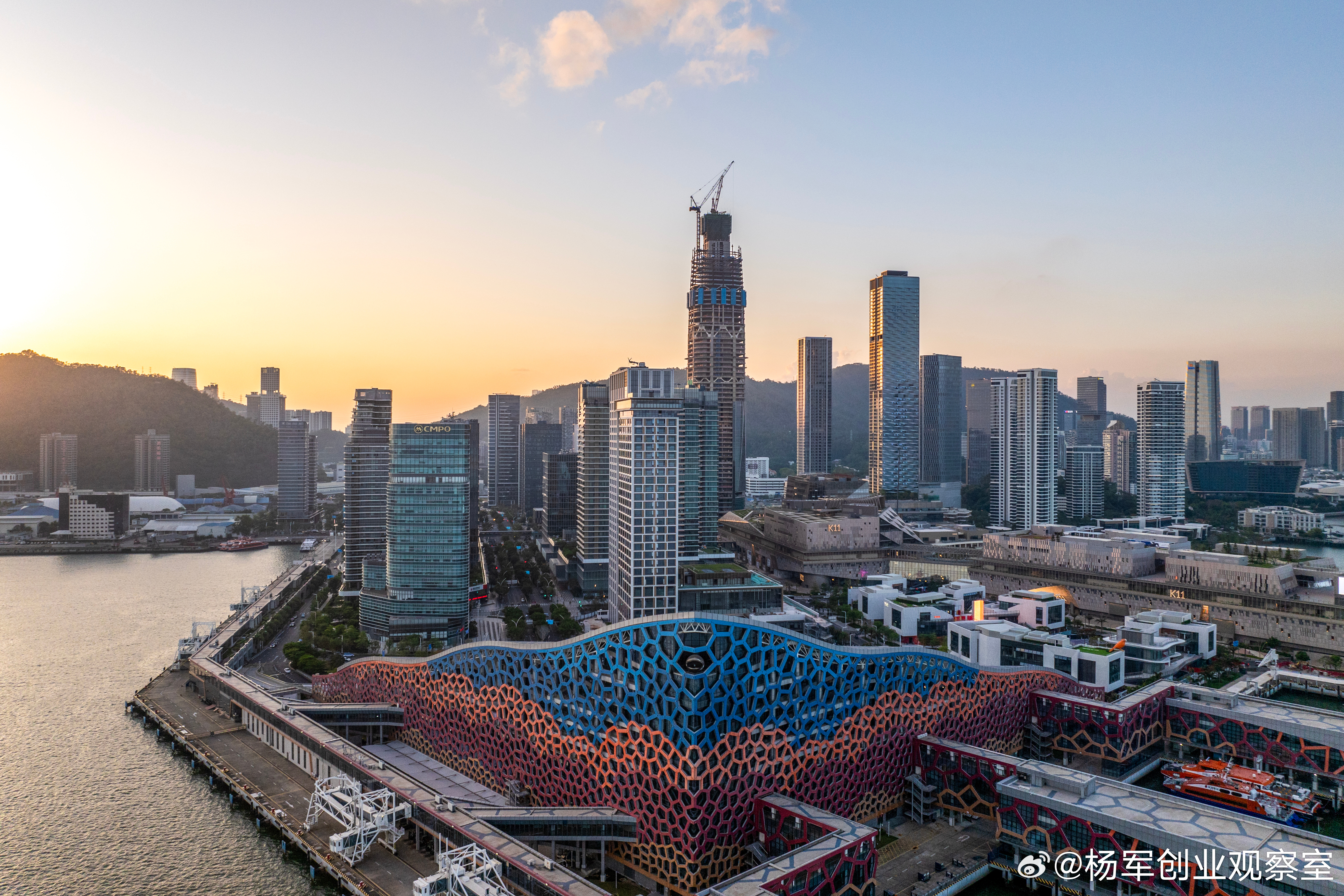 增效是以公司更健康、更良性发展为目的做加法，不是单纯从效益和效率来看。比如增加公