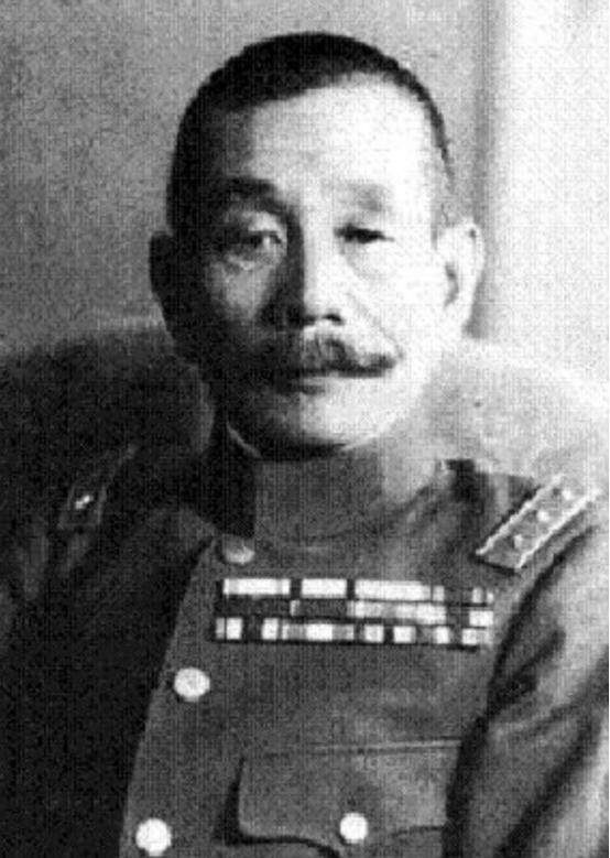 1942年，中国炮兵看到一架日军飞机，瞄准以后开炮射击，没想到一击即中，而被击落
