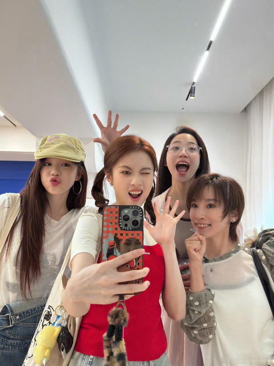 火箭少女101 xmj徐梦洁乘风2026 徐梦洁乘风2026@ 张慧雯wen 更
