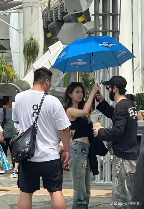 看完叶珂的事，心里真的挺堵的，明明当初与黄晓明是两个人相爱，是两个人决定在一起，