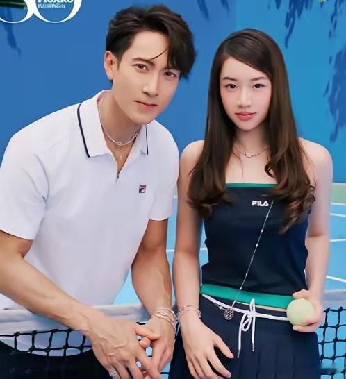 我算发现了吴尊女儿Neinei，有个其他星二代都没有的优点，那就是　　她遗传的好