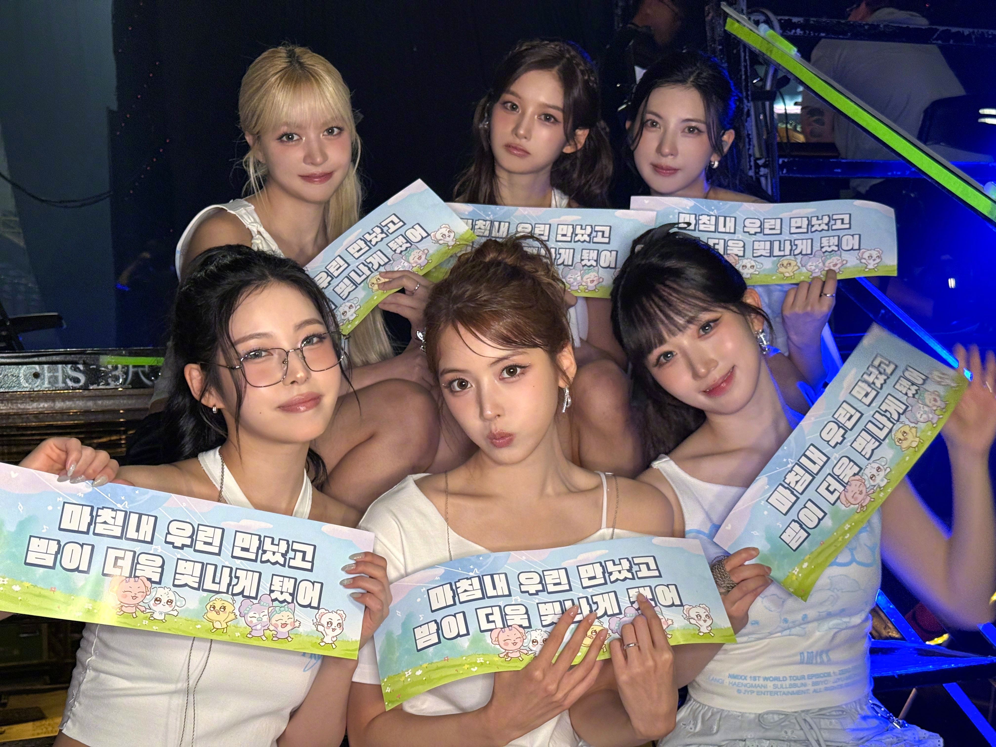 【Twi】[📸] NMIXX 1ST WORLD TOUR <EPISODE 