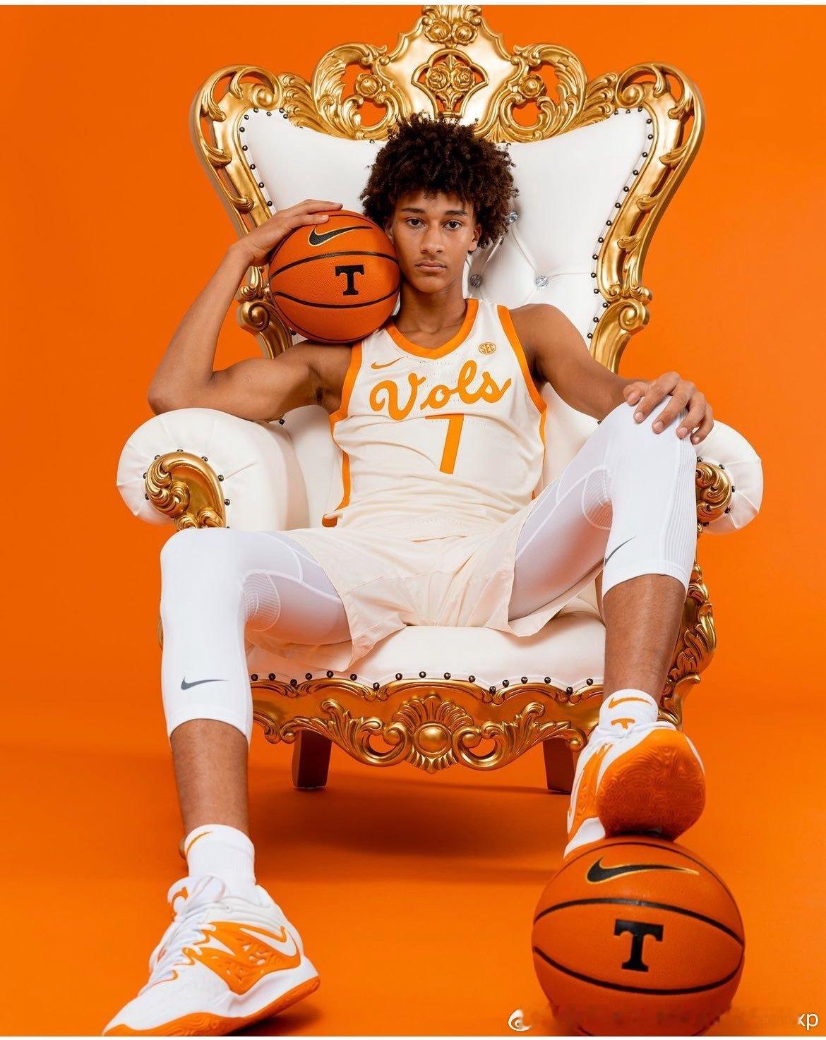 Nate Ament持有意大利护照，不知道会不会考虑为意大利打球NCAA[超话]