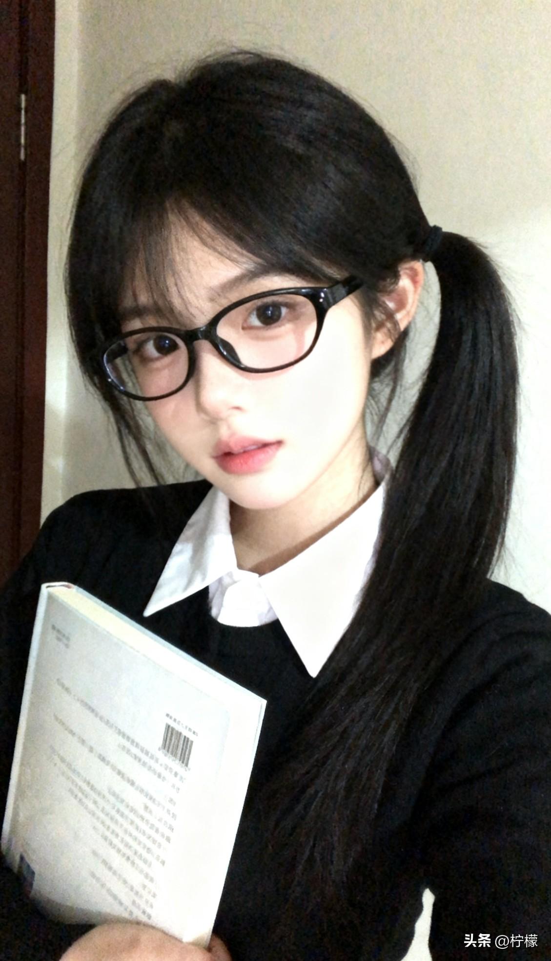 宅家无聊放空的时候，很多人第一反应就是刷短视频、漫无目的地划手机，看似打发了时间