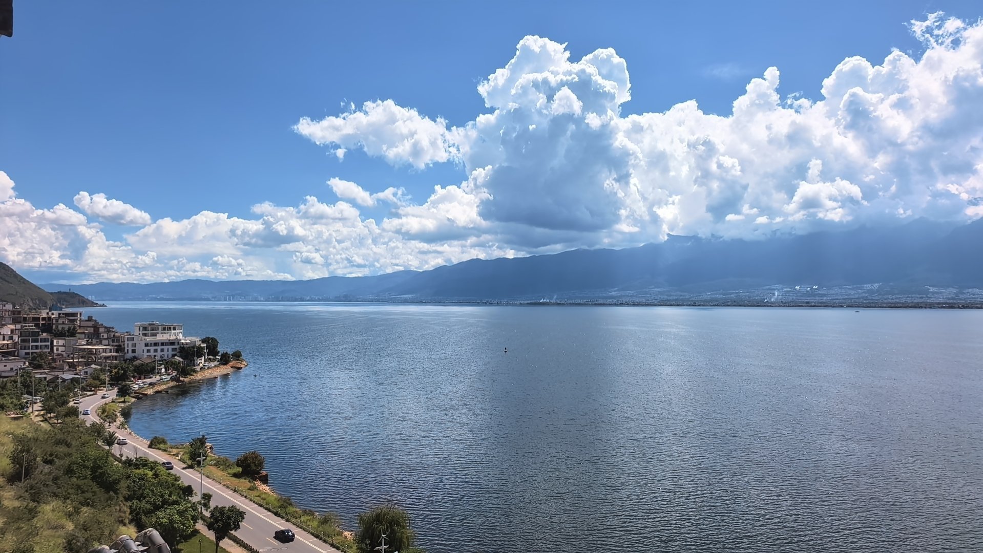 住到洱海边上小套房，面朝大海  ​​​
