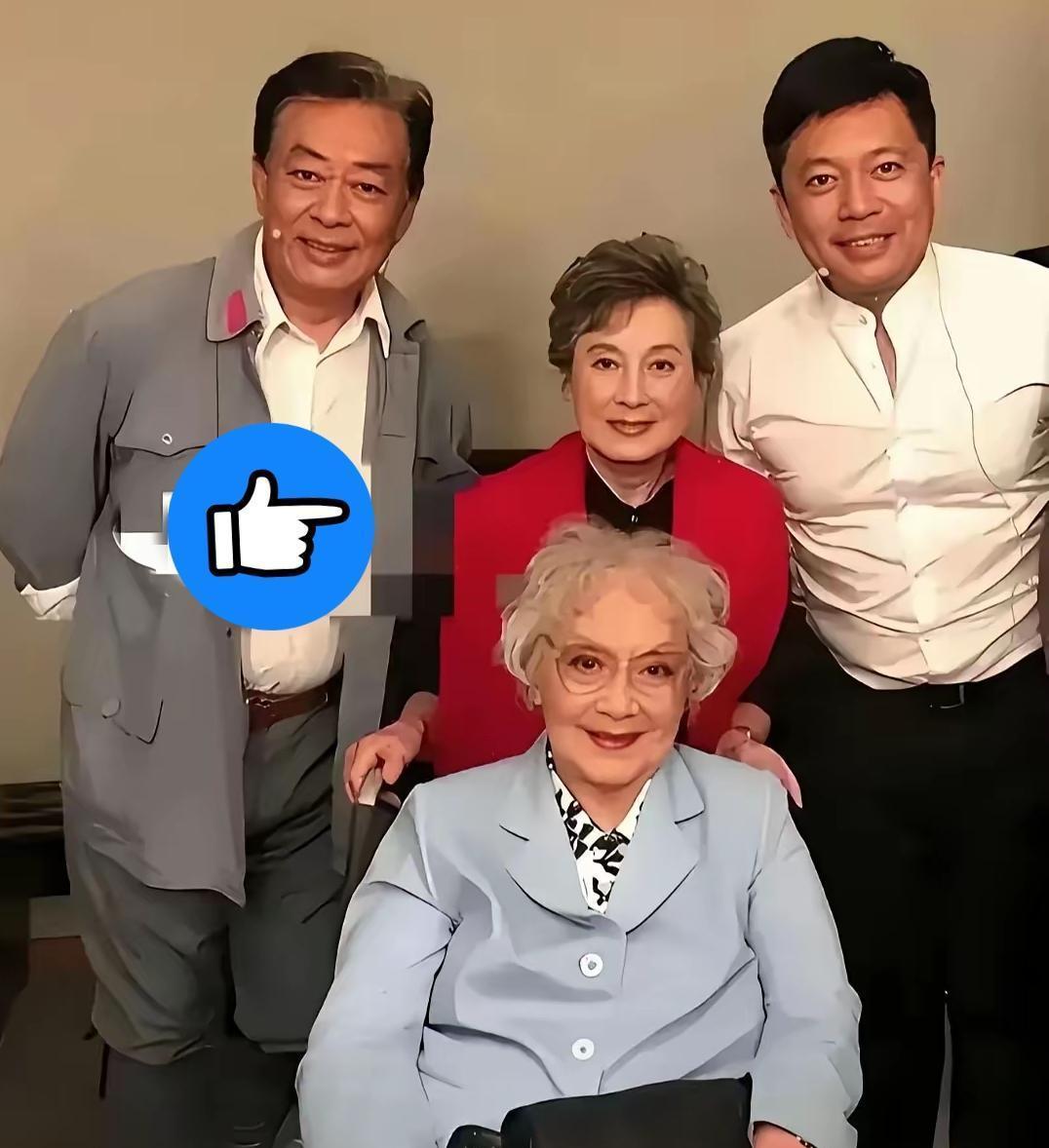 老演员演戏是拿命在拼，现在有些演员连剧本都懒得读。
张光北演李云龙，一口痰吐出江