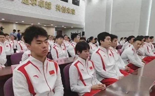 国乒奥运备战：明星效应与混双传奇
7月22日，巴黎奥运会的钟声已经敲响，国乒的备
