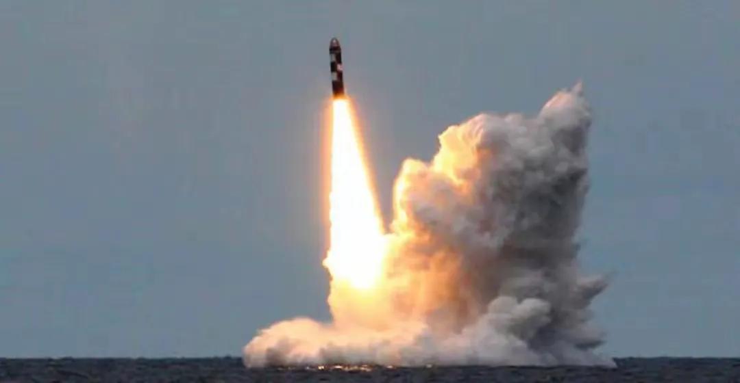 俄罗斯不能倒下，原因有六点
一，俄罗斯倒下，美国将空前强大，恃强凌弱，独孤求败。