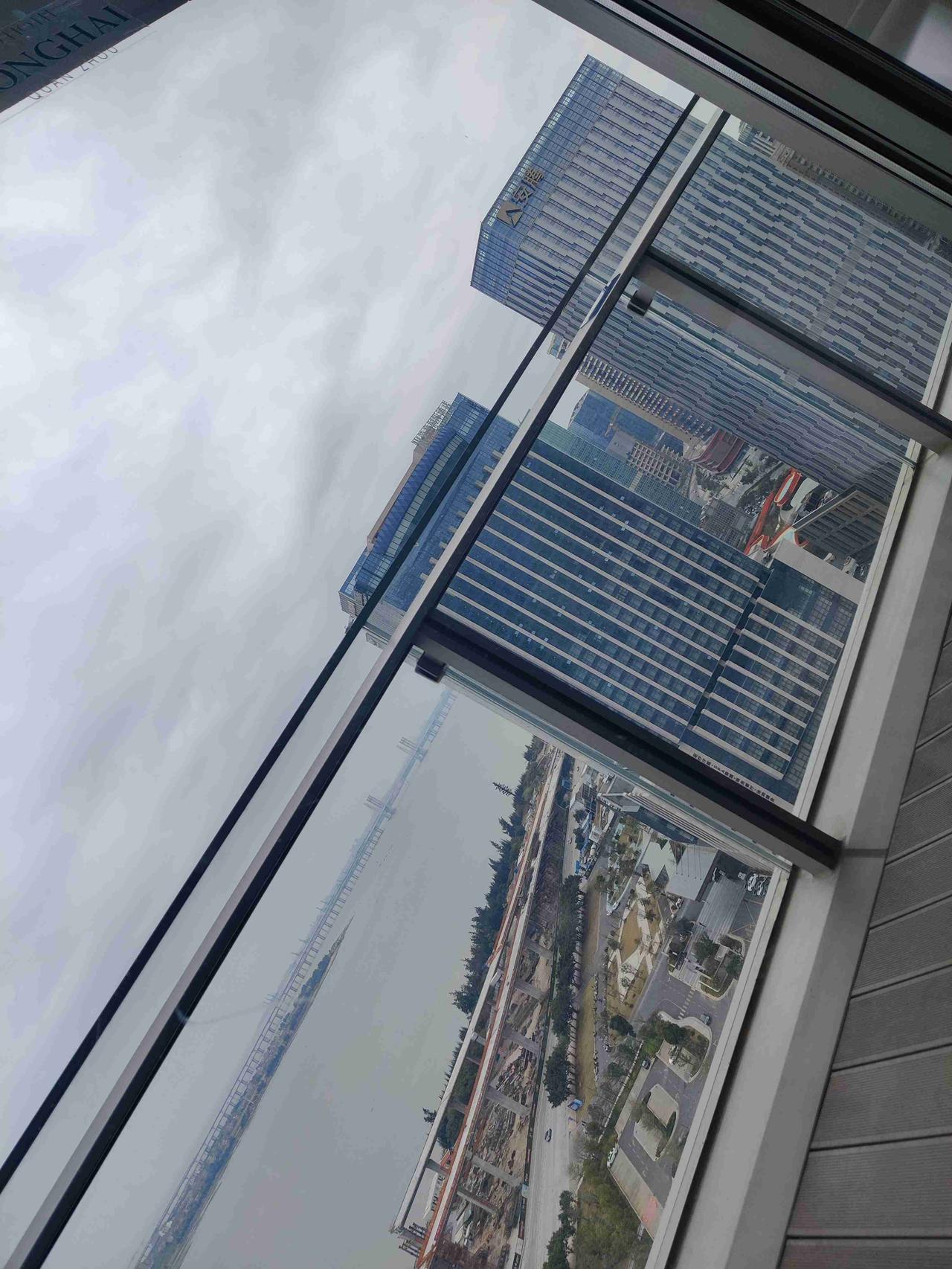 我的今日状态：😁轻松愉快
我这里的天气：☀️晴天

今天受邀看一看隔壁市场大神