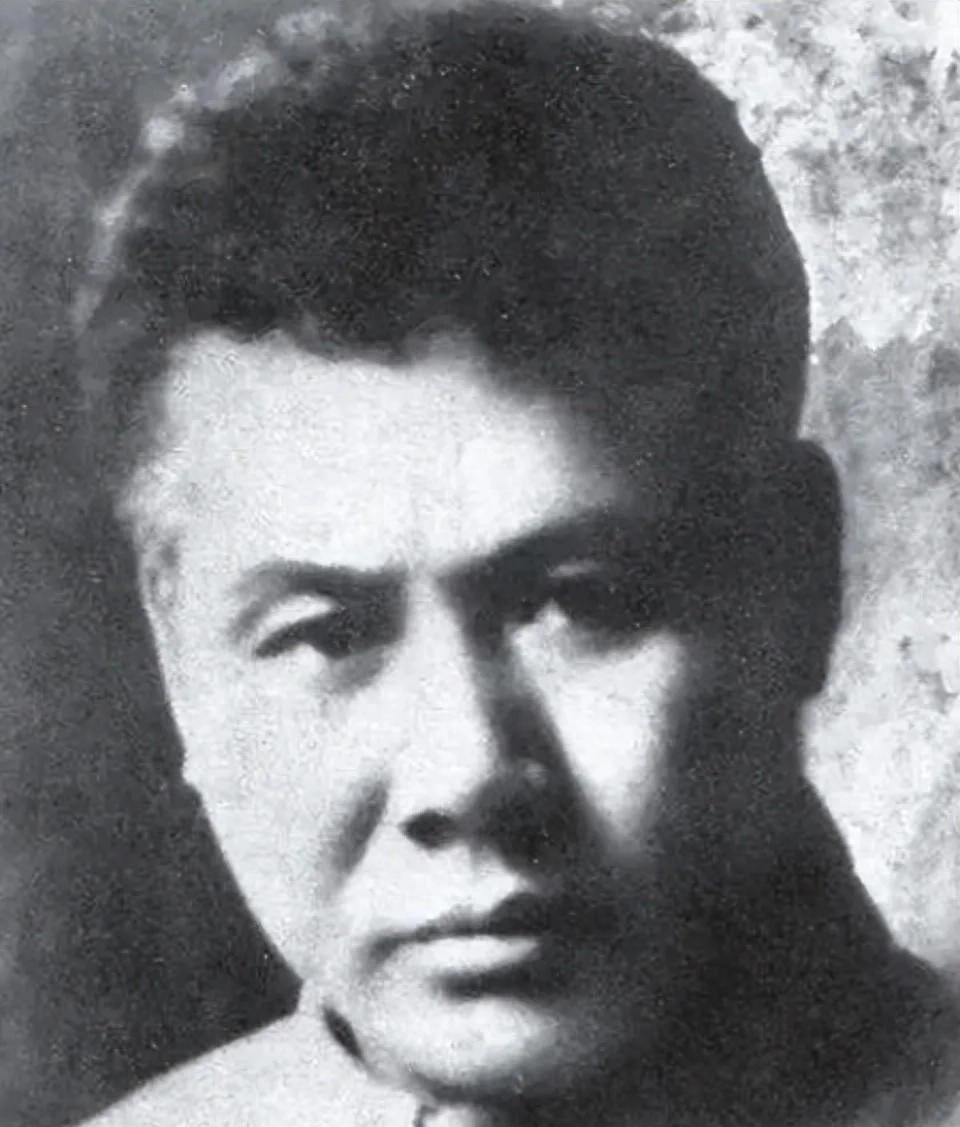 曾经拯救九万红军的国军高官，开国后为何被判死刑？毛主席称他是红军的大恩人！

1