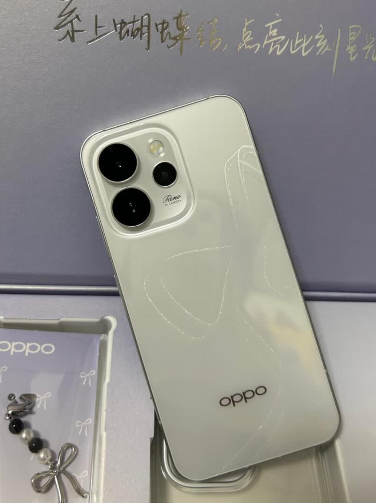 手机涨价潮的漏网之鱼？夯爆了

好家伙，今年手机的涨价潮居然还有漏网之鱼！
看到