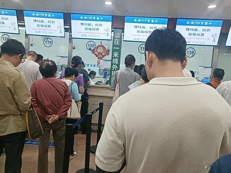 这次的西安之行结束了，很匆忙！
起因是上周日晚上弟弟头晕、心跳加速很厉害，难受的