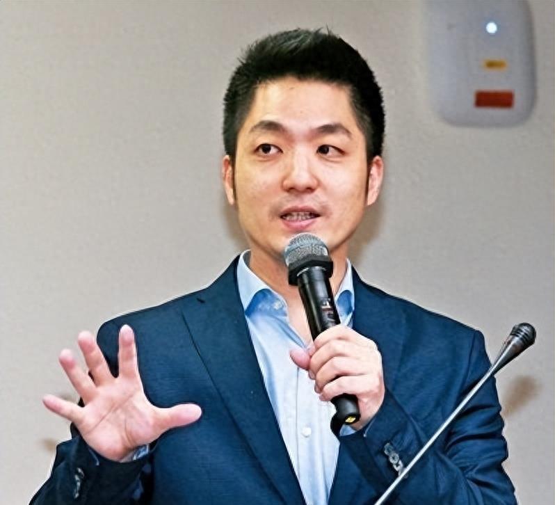 新加坡联合早报5月20日报道：“美国总统特朗普结束北京访问后，表明‘不想看到有人