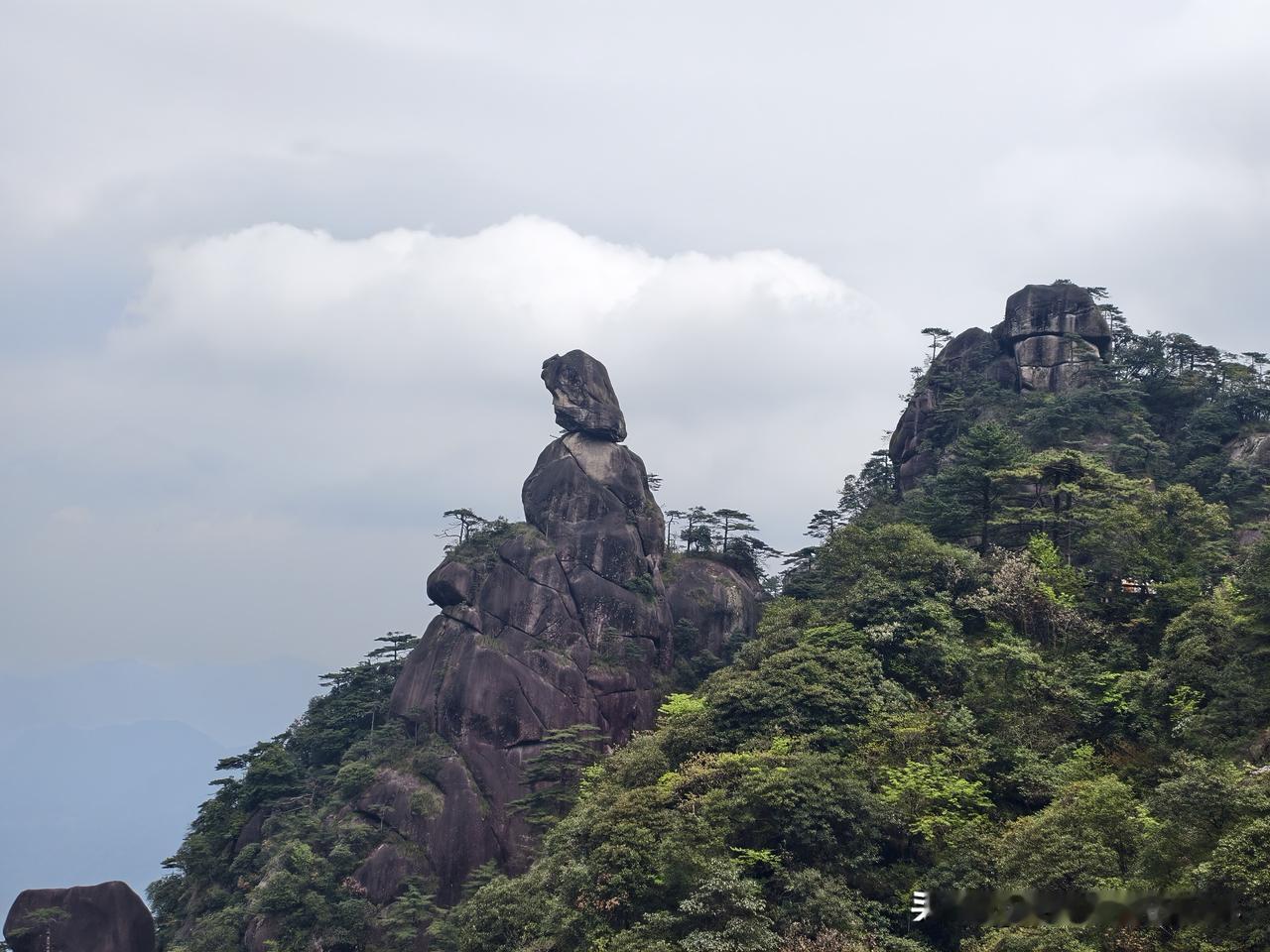 三清山的这尊奇峰到底叫女神还是叫东方神女？

三清山山怀石抱，奇峰耸立，有的像猴