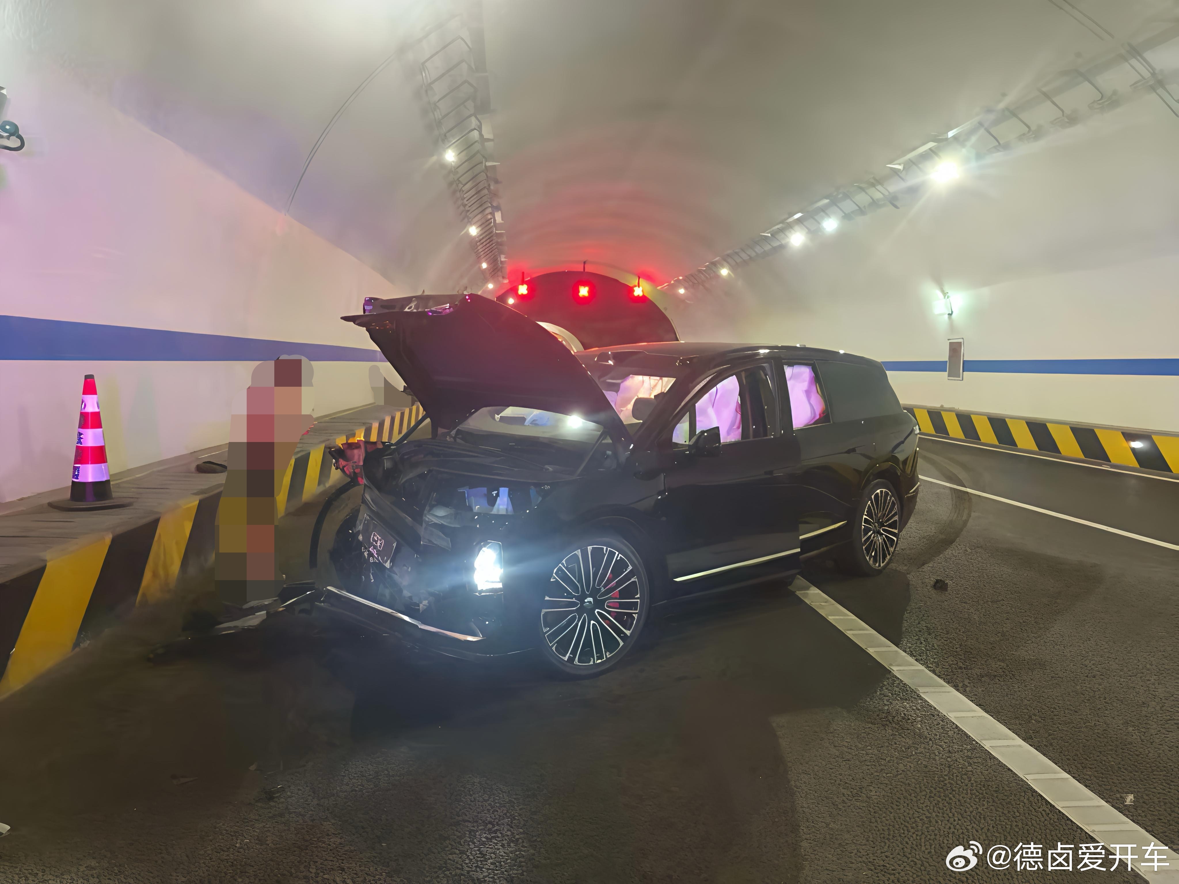 这是首撞了？[允悲] ​​​