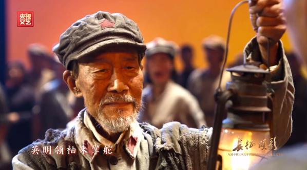 李雪健72岁了，双耳失聪，喉舌失语。昨晚央视《长征颂歌》盛典上，他饰演一位长征老