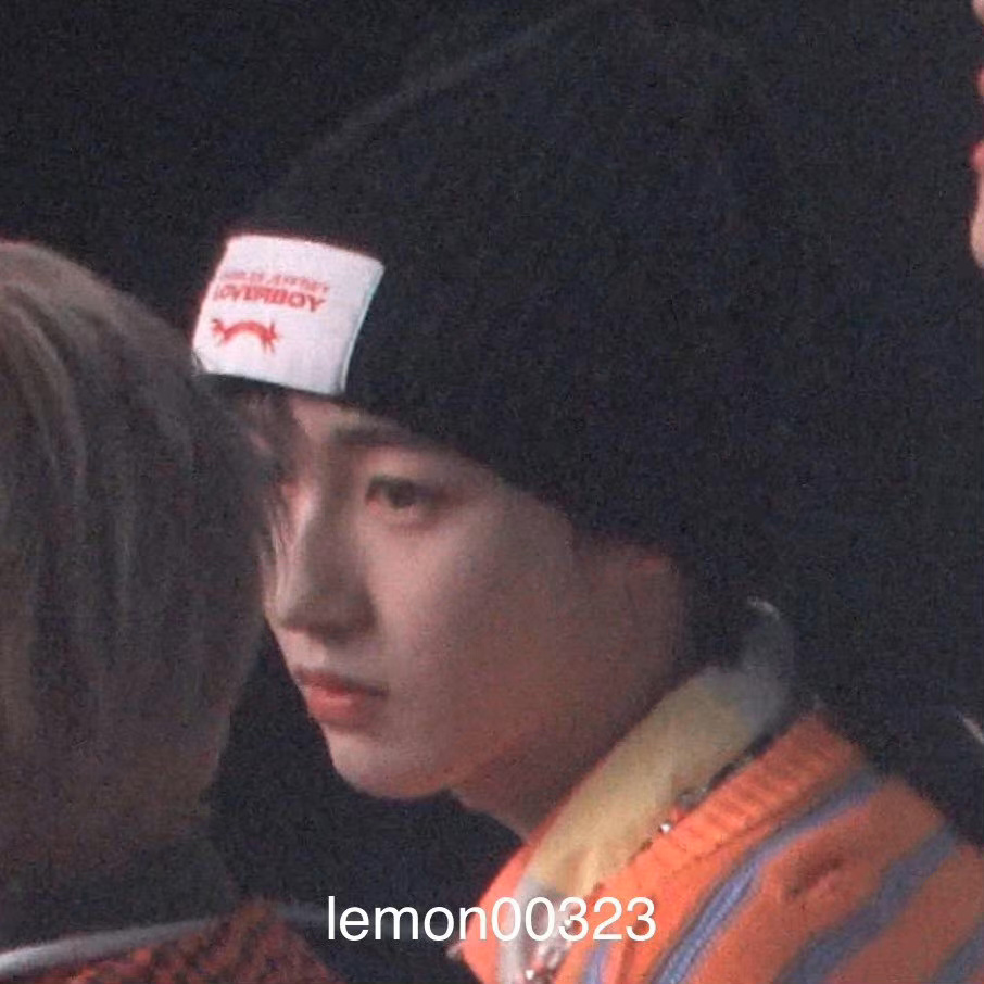 黄仁俊[超话]  hrj  黄仁俊  🥺我见犹怜 