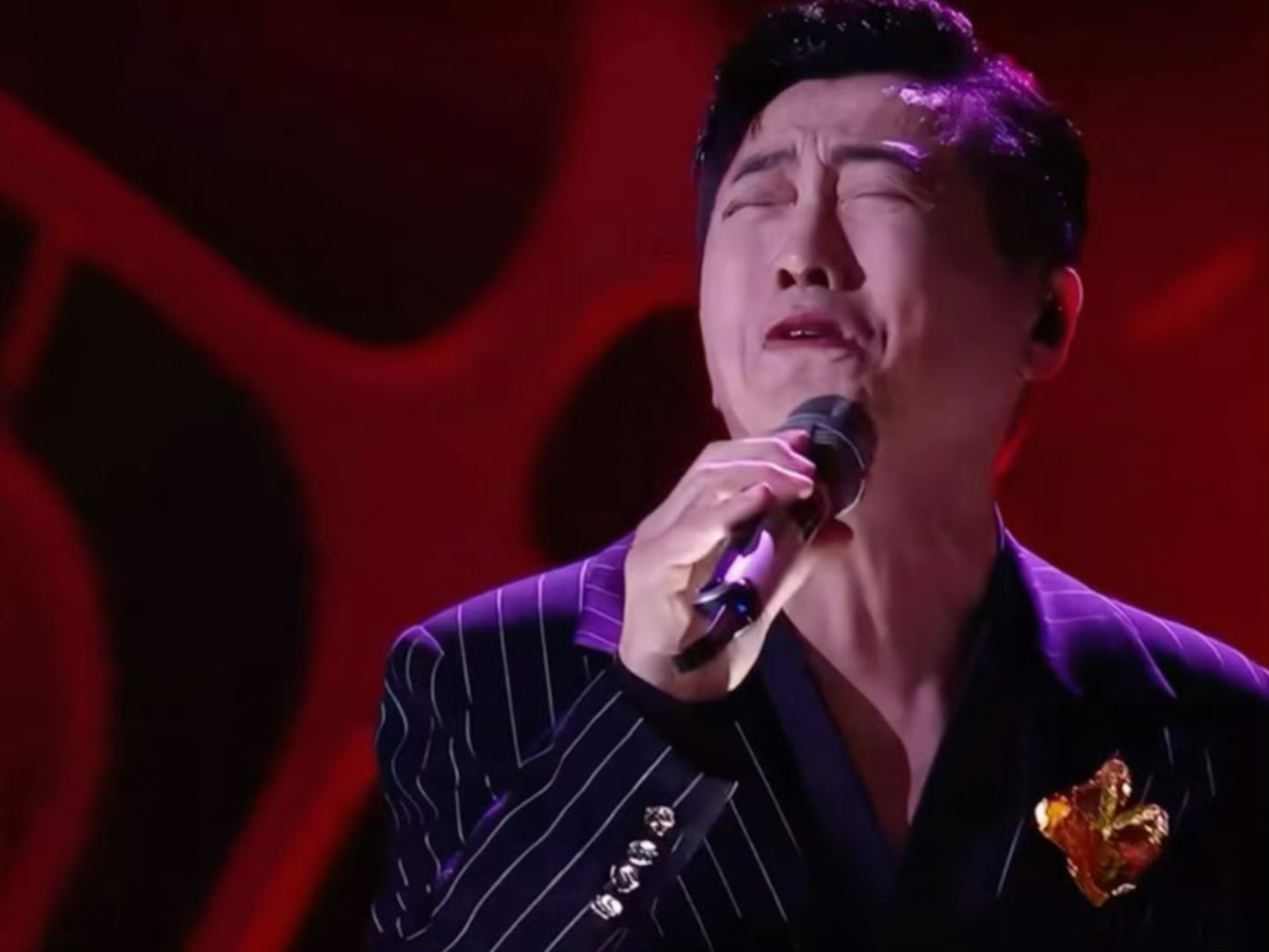 庾澄庆点赞吐槽歌手言论本来我挺为你说话的，第一年纪也不小了60多了，还辛苦来参加
