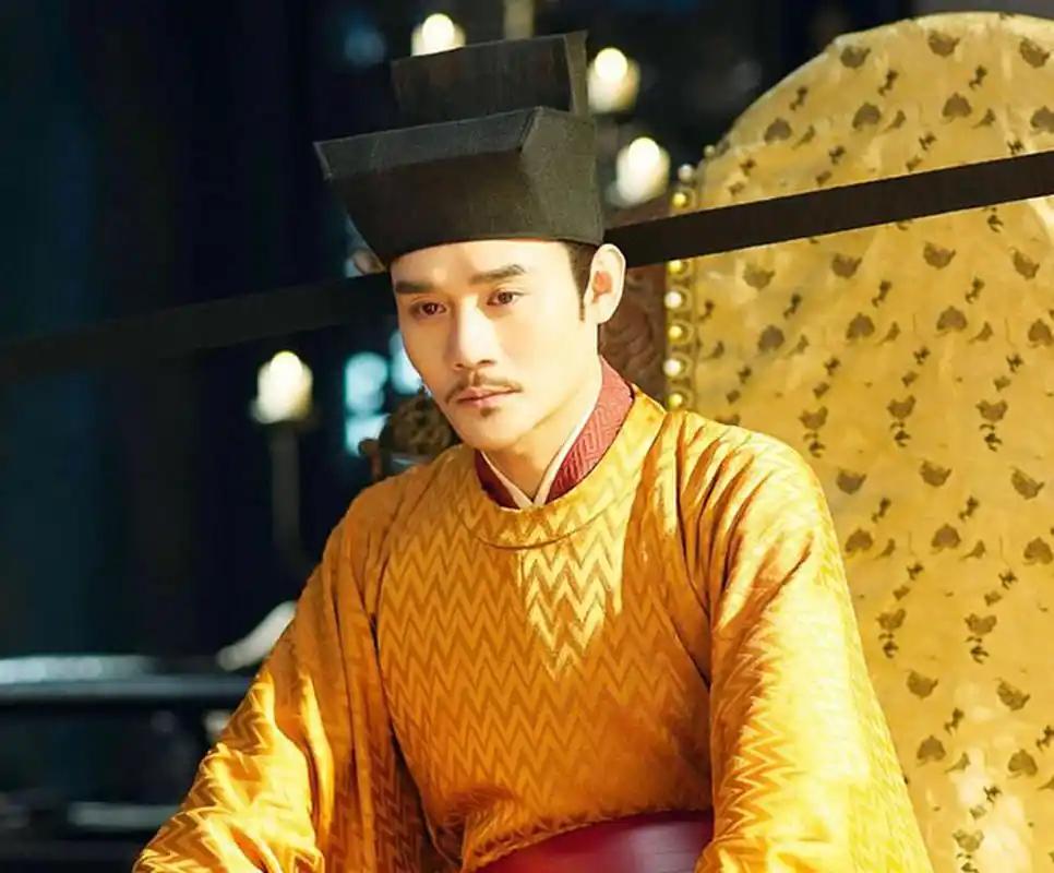 中国给了伊朗多少钱，伊朗只让中国一家的船只通过？！
今天当着大家的面说清楚！
—