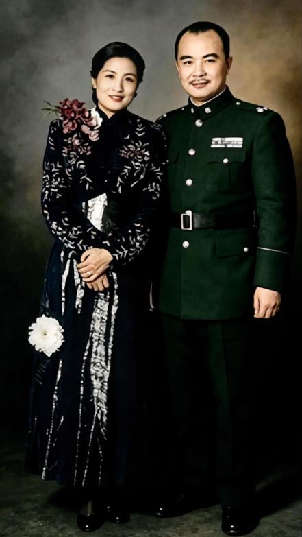 1931年，33岁的少将黄琪翔在上海一个朋友家的聚会上，见到了20岁的郭秀仪。北