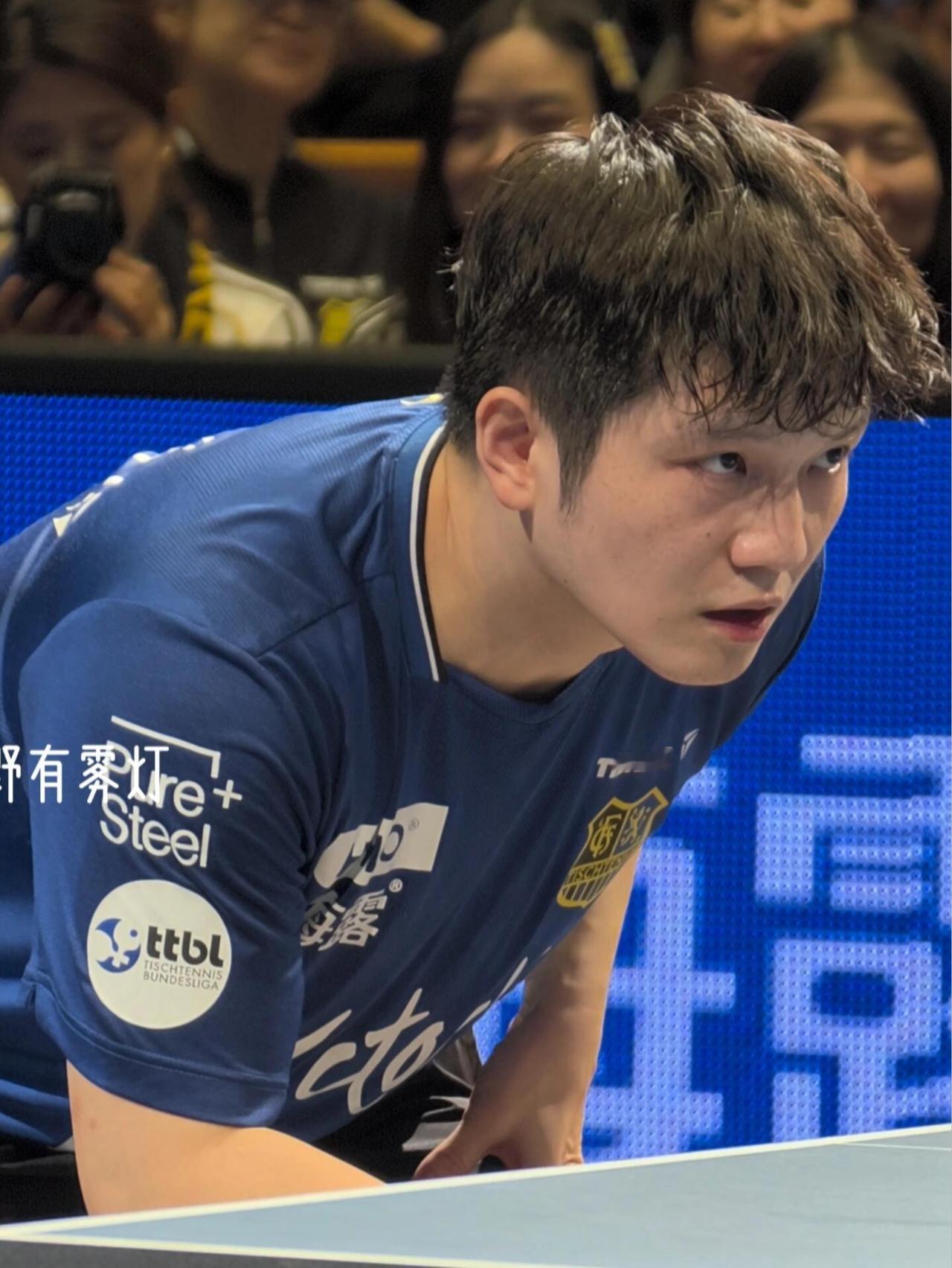 侧颜真的抓人心，比赛时的状态真的让人鼓舞，看到樊振东就有股劲头和力量！
用漂亮形